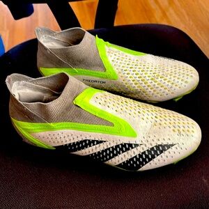 Adidas Predator Accuracy+ FG Laceless Cleats - White and Green size 9